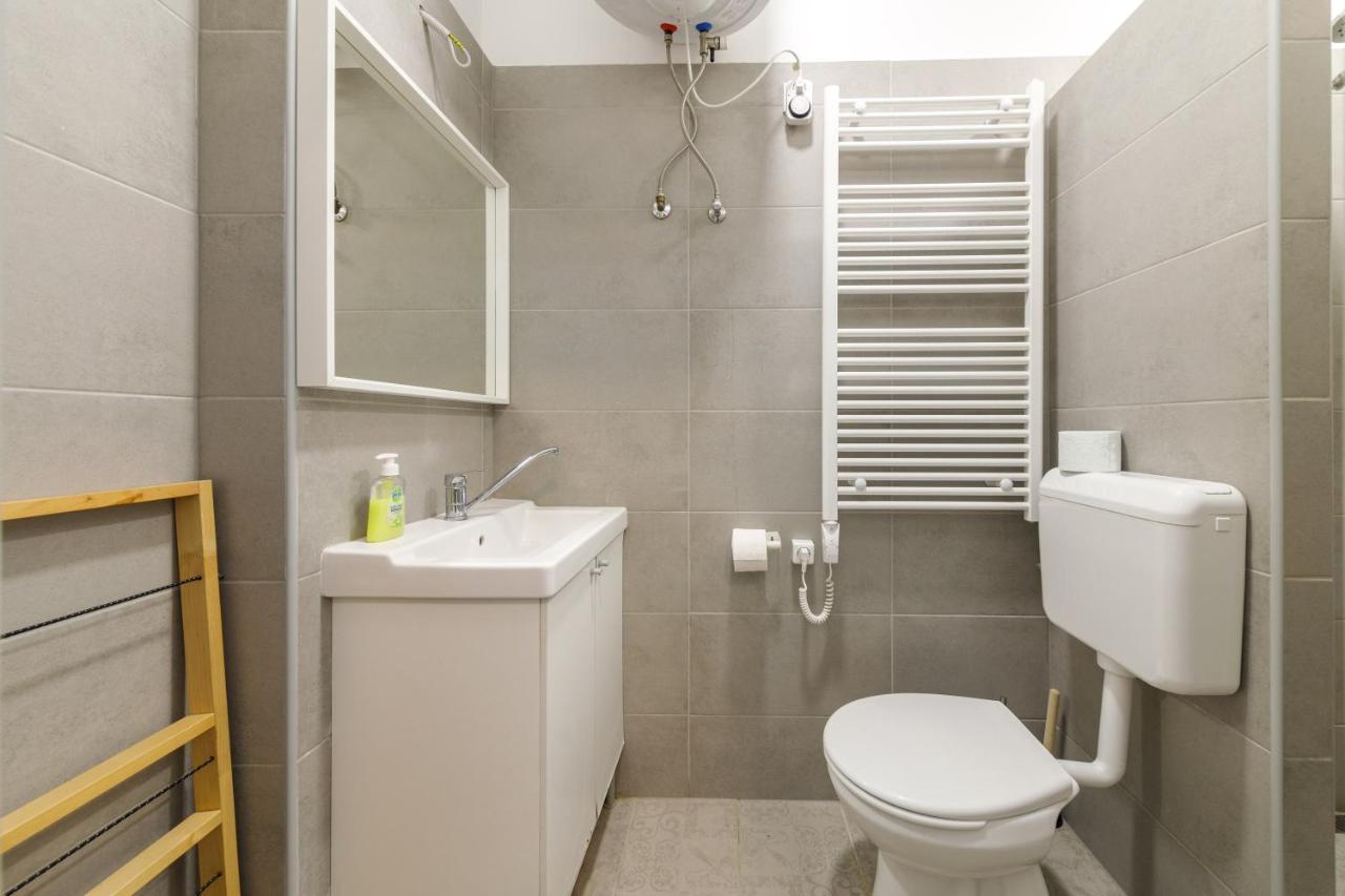 Cozy Modern Space At The Heart Of The City Debrecen Exterior photo