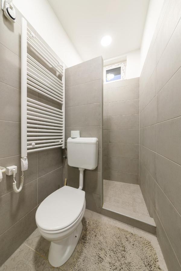 Cozy Modern Space At The Heart Of The City Debrecen Exterior photo